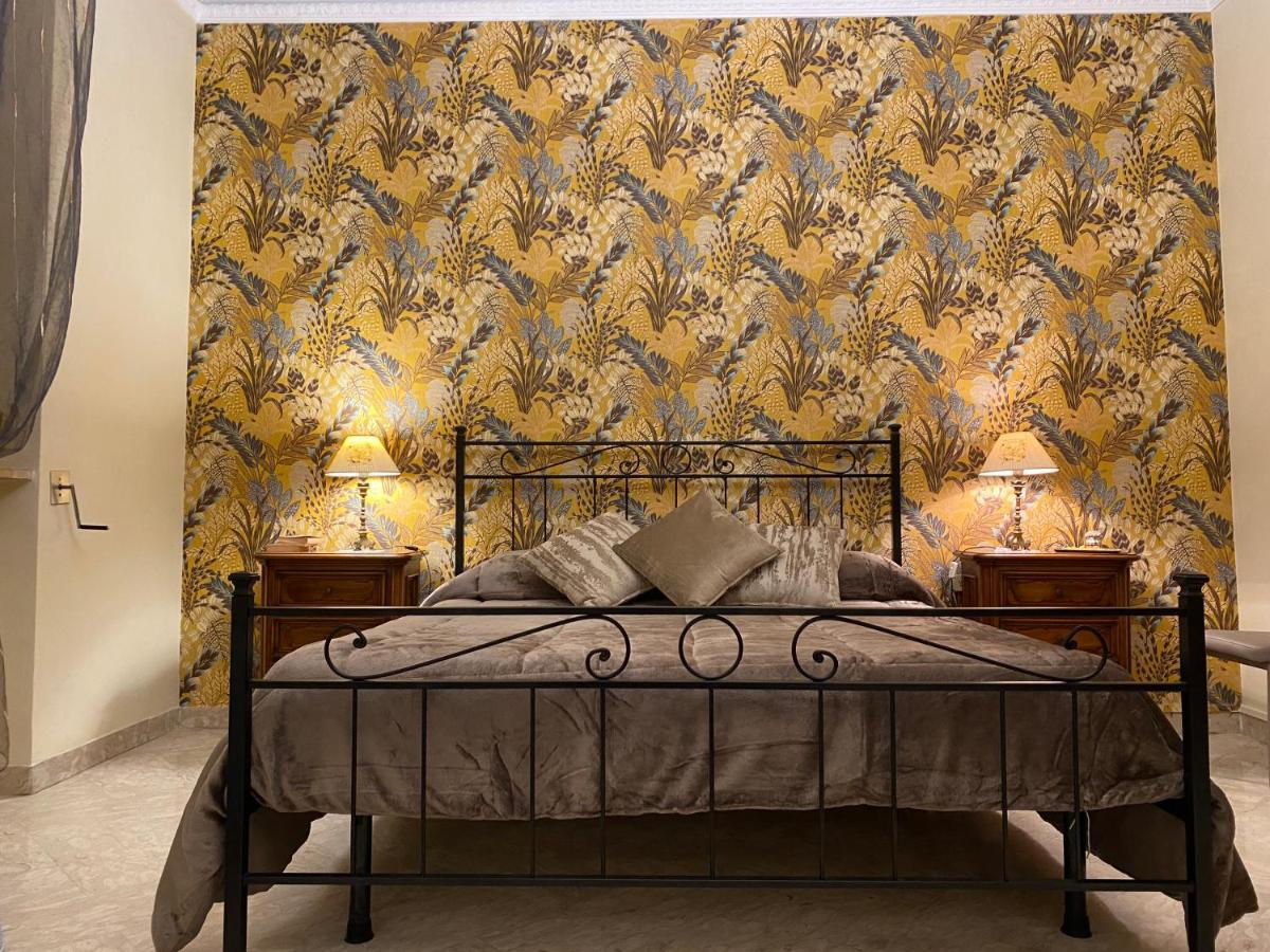 Bed and Breakfast La Dimora Di Vesta Lecce Exterior foto