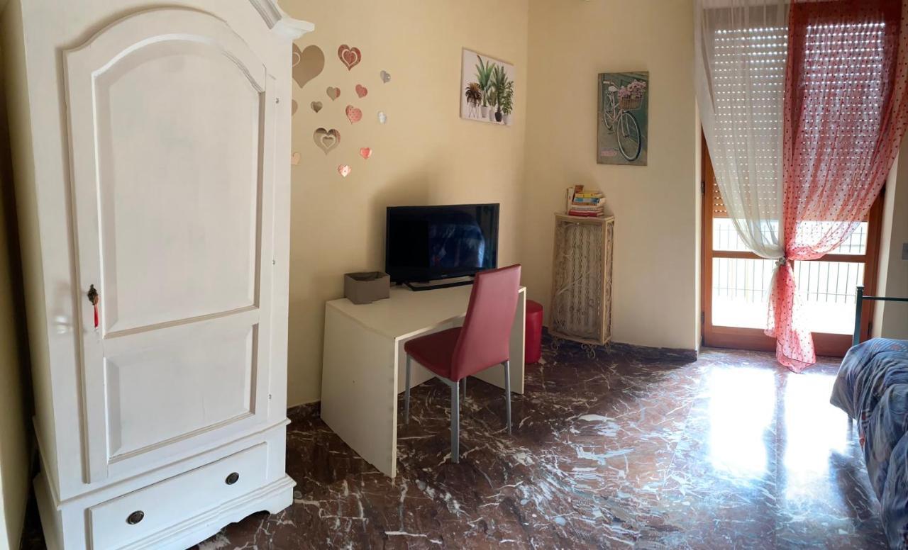 Bed and Breakfast La Dimora Di Vesta Lecce Exterior foto