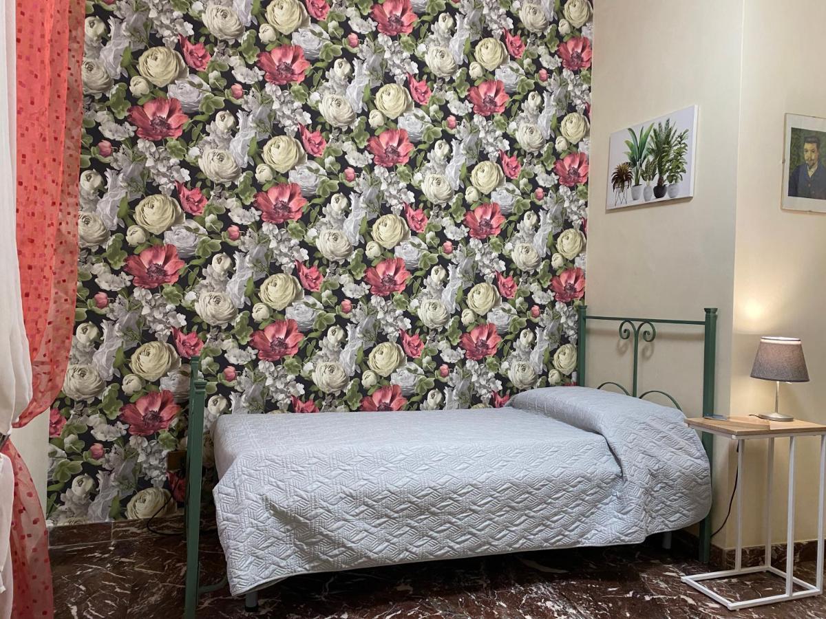 Bed and Breakfast La Dimora Di Vesta Lecce Exterior foto