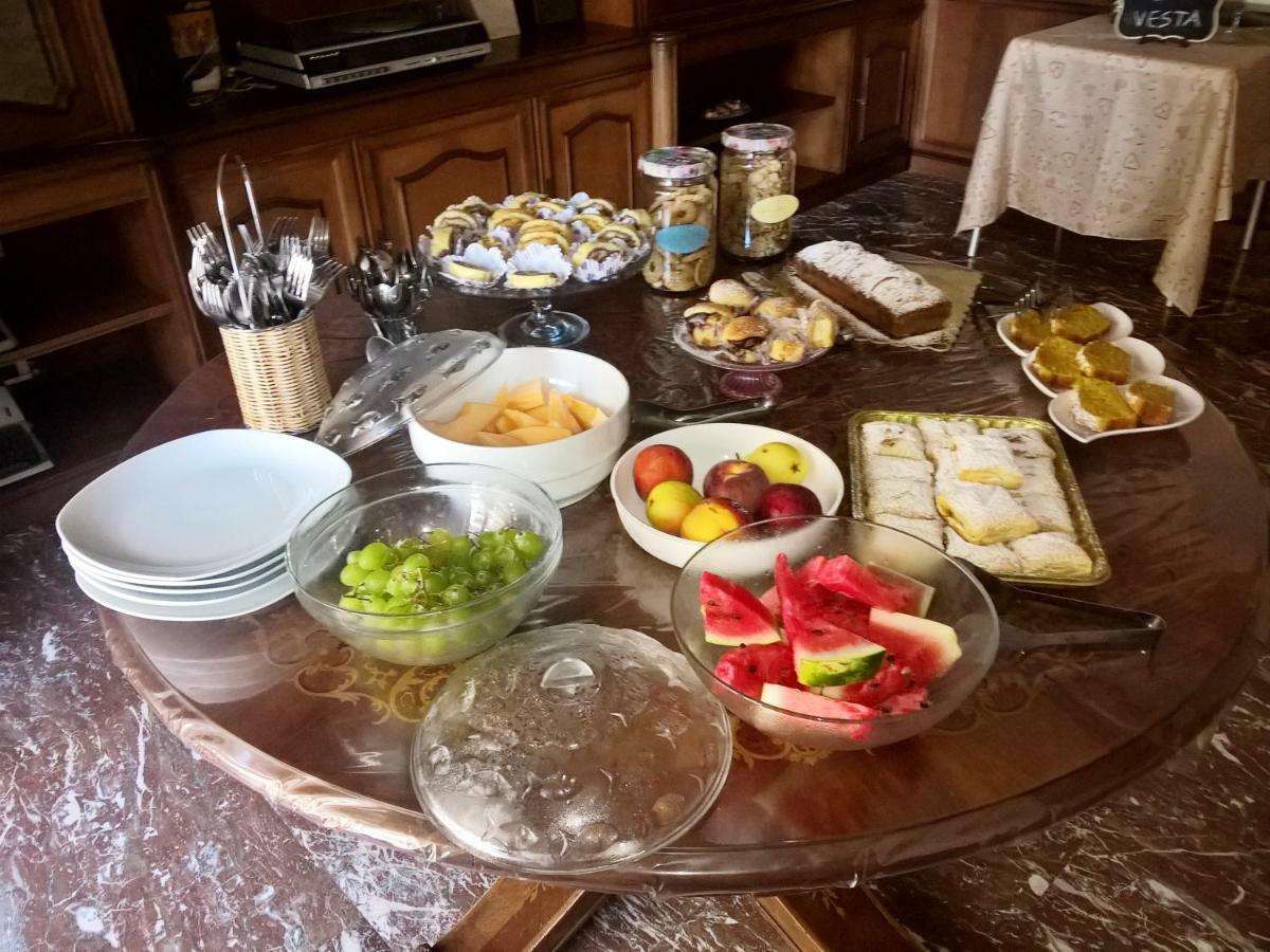 Bed and Breakfast La Dimora Di Vesta Lecce Exterior foto