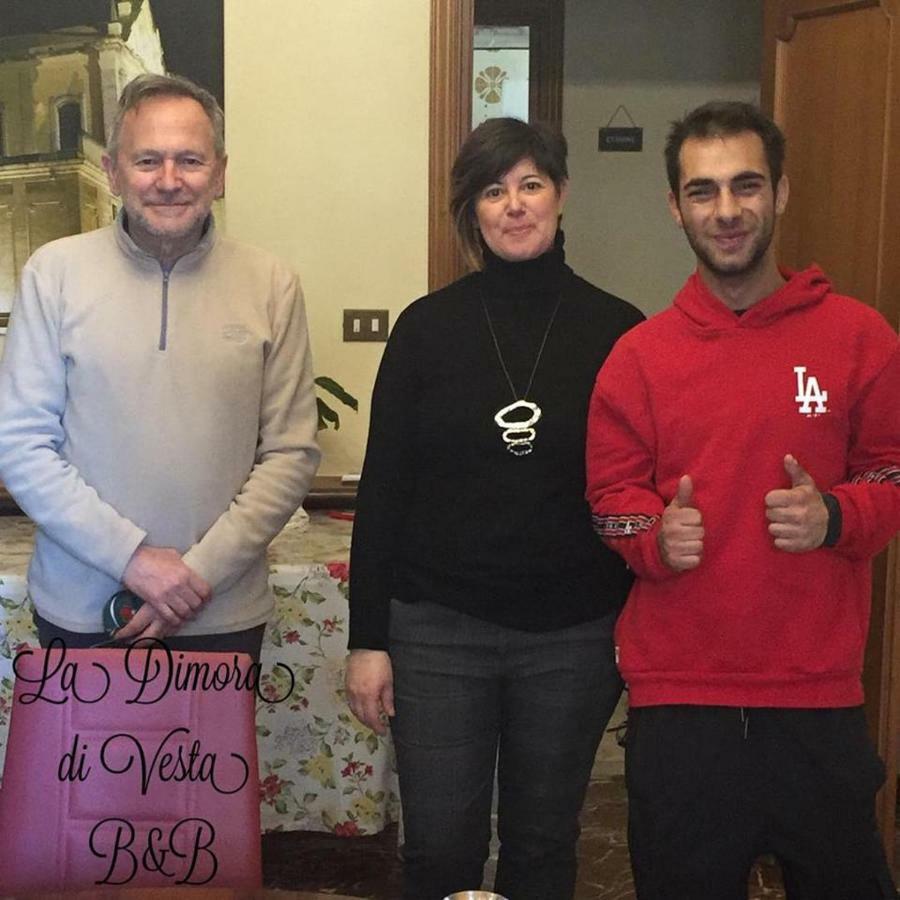 Bed and Breakfast La Dimora Di Vesta Lecce Exterior foto