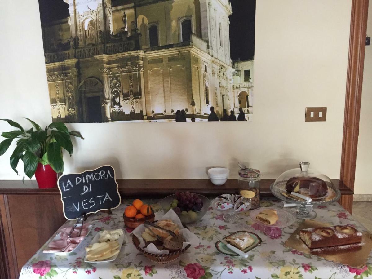Bed and Breakfast La Dimora Di Vesta Lecce Exterior foto